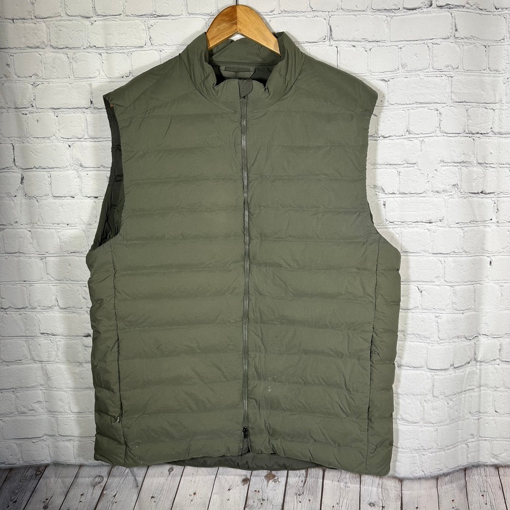 Lululemon Navigation Stretch Down Vest‎ Mens XL Green Puffer Insulated LM4A96S